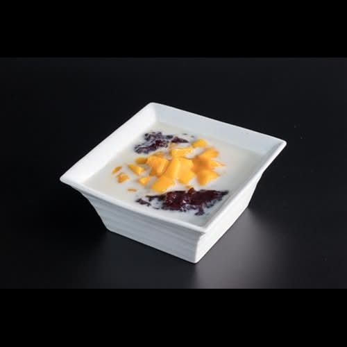 Black Sticky Rice with Mangoand Coconut Milk 鲜芒果黑糯米
